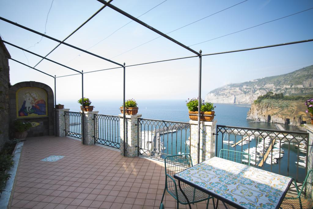 Domus San Vincenzo Bed & Breakfast Sant'Agnello Exterior photo