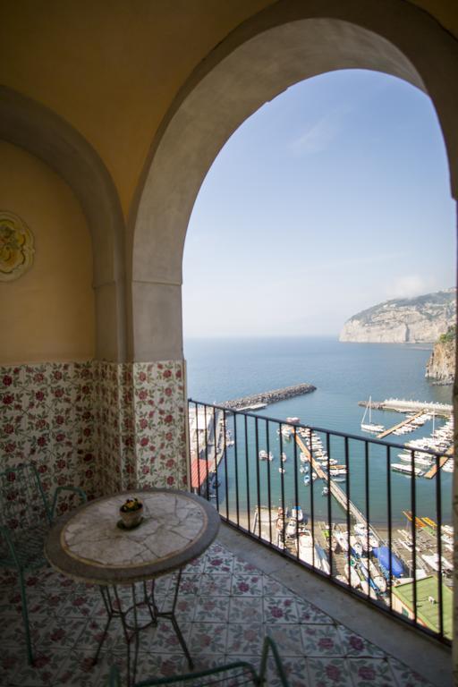 Domus San Vincenzo Bed & Breakfast Sant'Agnello Exterior photo